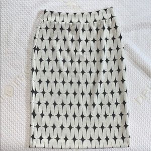Pencil skirt with detail